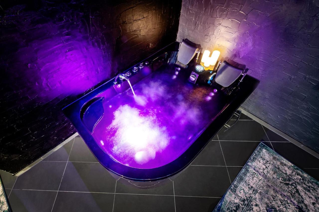 カウナスJacuzzi Cinema Loftアパートメント エクステリア 写真